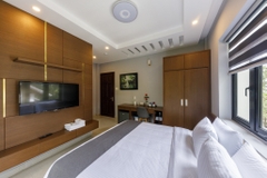 WHITE VILLA
