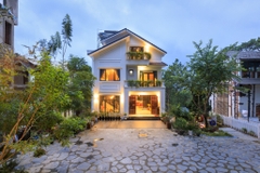 WHITE VILLA