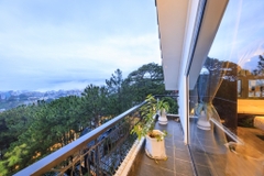 WHITE VILLA