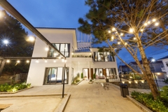 WHITE NAM HỒ VILLA