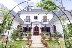 NAM HỒ 8.3 VILLA