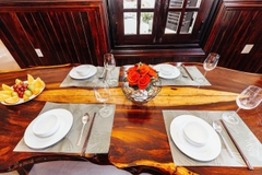 NAM HỒ 8.3 VILLA