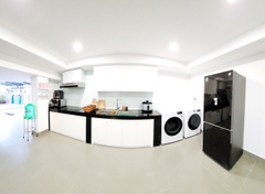 LYNN VILLA