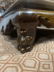 Sập chân quỳ đục tay sắc nét