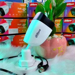 Trọn Bộ 4 Camera Quan Sát Dahua Có Màu Ban Đêm Tích Hợp Mic Thu Âm 2MP 1080P