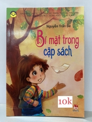 Bí Mật Trong Cặp Sách