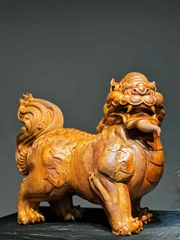 Tượng Nghê phong thủy gỗ hương ta