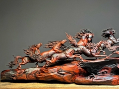 Tượng Mã Đáo Thành Công Gỗ Trắc đẹp