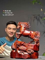 Tượng Nhất Mã Gỗ tử đàn đỏ đẹp
