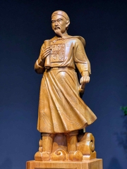 Tượng Ngài Trần Quốc Tuấn  gỗ ngọc am thơm