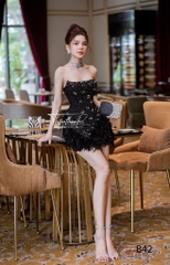 Đầm TK Ngắn Cúp Ngực Phối Lông Vũ