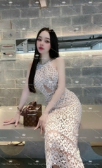 Đầm Ren Body Dài Yếm Khoét Ngực Hở Lưng
