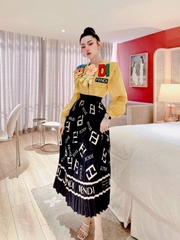 Set QCCC Fendi Áo Tay Dài Cổ Bèo Mix Chân Váy Dáng Xoè Xếp Ly