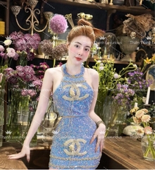 Set QCCC Chanel Ngắn Áo Cổ Yếm Mix Chân Váy Vẩy Cá Đính Đá