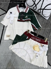 Set Áo Polo Phối Chân Váy Xếp Ly Đính Gấu Bông