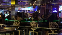 Catwalk Night Spot - New World - 76 Lê Lai