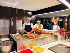 Tàu ELITE SAIGON - Du thuyền nhà hàng tại 05 Nguyễn Tất Thành