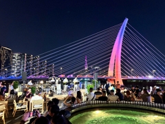 Tàu ELITE SAIGON - Du thuyền nhà hàng tại 05 Nguyễn Tất Thành