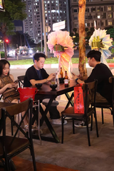 Beer Club Pun Garden - 178 Nguyễn Hữu Thọ, Quận 7