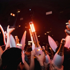 LOLLA SNG CLUB - 213 Calmette Quận 1