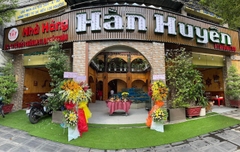 Nhà hàng Hàn Huyên - Số 2 Hồ Biểu Chánh, Quận Phú Nhuận