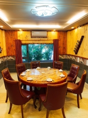 Nhà hàng Hàn Huyên - Số 2 Hồ Biểu Chánh, Quận Phú Nhuận