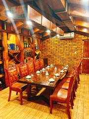 Nhà hàng Hàn Huyên - Số 2 Hồ Biểu Chánh, Quận Phú Nhuận