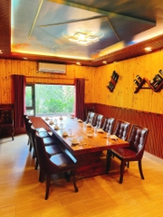 Nhà hàng Hàn Huyên - Số 2 Hồ Biểu Chánh, Quận Phú Nhuận