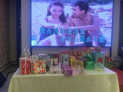 Hồng Phong 雄峯 - 305 Âu Cơ, Quận Tân Phú