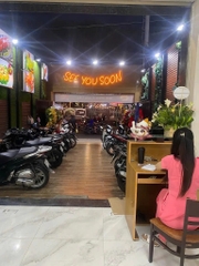 Hồng Phong 雄峯 - 305 Âu Cơ, Quận Tân Phú