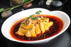 Quế Tương Lầu 桂湘楼 - 211 Hoàng Sa, Quận 1