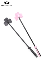 SMT4827 - Roi BDSM thiết kế hoa 3 cánh chất liệu da PU dài 64.5cm
