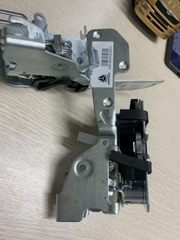 Ổ khóa ngậm Howo A7 T7H bên lái