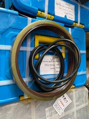 Phớt moay ơ sau Howo 4 lợi