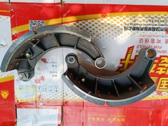 Má phanh liền xương Howo sau cầu Man (12 lỗ)