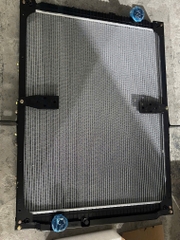 Két nước làm mát Howo A7 375