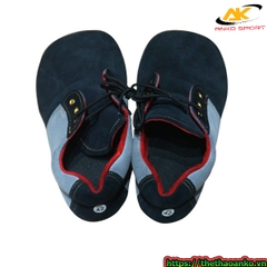 Giày đá cầu 4 lớp