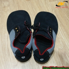 Giày đá cầu 4 lớp