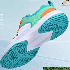 Giày pickleball Tesla 5528 chất liệu vải lưới thoáng khí kết hợp da PU mang lại sự trẻ trung khi sử dụng