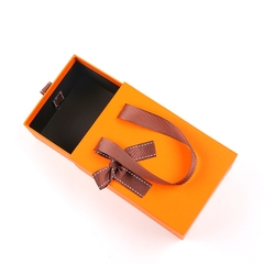Hộp Xách Nước Hoa Kiểu Túi Xách 17*12*7.5cm