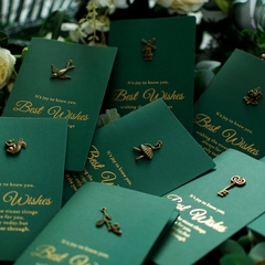 Thiệp giấy Best Wishes bìa xanh đính biểu tượng đồng kiểu Retro