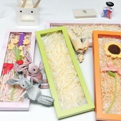 Hộp quà tặng có cửa sổ đựng hoa 3 màu xanh lá, hồng, cam size 35.8x13x3.5 cm