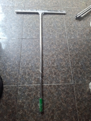Bàn gạt sơn lưỡi cao su 75cm. Bàn gạt sơn thi công sân thể thao, sân tennis. Dụng cụ thi công sơn epoxy, nova, kova.