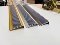 Nẹp nhôm chống trơn bậc cầu thang 12x41x2700mm