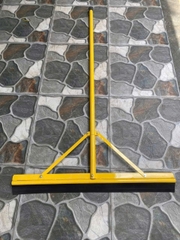 Bàn gạt sơn lưỡi cao su 80cm. Bàn gạt sơn thi công sân thể thao, sân tennis. Dụng cụ thi công sơn epoxy, nova, kova.