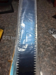 Lược cào sơn dài 56cm. Răng lược 0 đến 5mm. Lắp bàn cào thép dài 56cm. Thi công sơn Epoxy, chống thấm polyurethane, vữa tự san phẳng