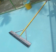 Bàn gạt sơn lưỡi cao su 80cm. Bàn gạt sơn thi công sân thể thao, sân tennis. Dụng cụ thi công sơn epoxy, nova, kova.