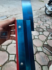 Bàn cào thép dài 56cm + 1 Lược răng cưa 3mm. Thi công sơn Epoxy, chống thấm polyurethane, vữa tự san phẳng
