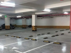 Chặn lùi cao su 560x160x100mm. Kích thước dài 560mm x rộng 160mm x cao 100mm SDTL