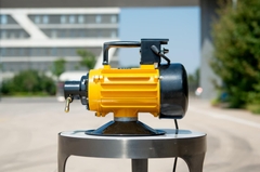 Máy Đầm Dùi Điện Hiltool 3Kw/380V